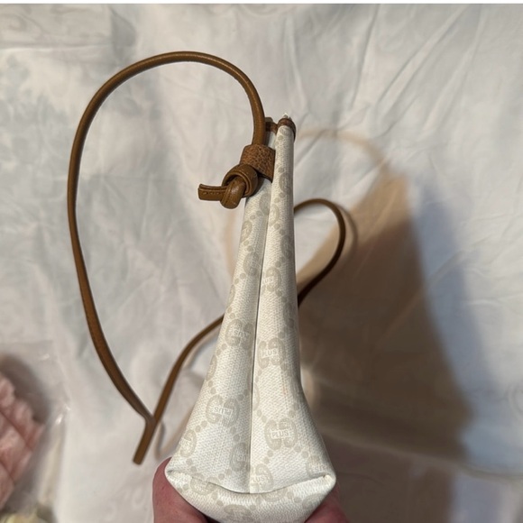 Gucci Plus Crossbody - Picture 7 of 10